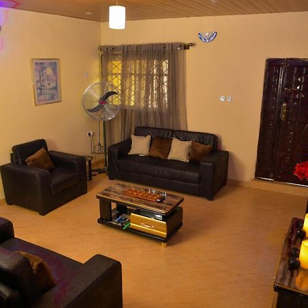 Living Green Apartments Airport Pick Up Benin City Exterior photo